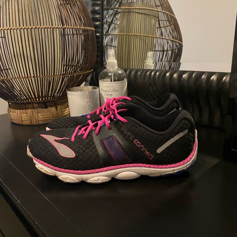 Brooks women’s running shoes